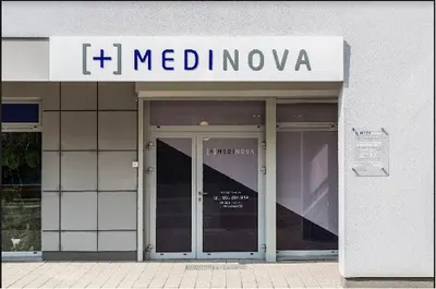 Piekarski Tomasz, dr nauk med. Spec. ginekolog położnik. Badania USG. Gabinet